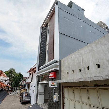 Super Oyo Capital O 614 Graha 8 Syariah Hotel Surabaya Exterior photo