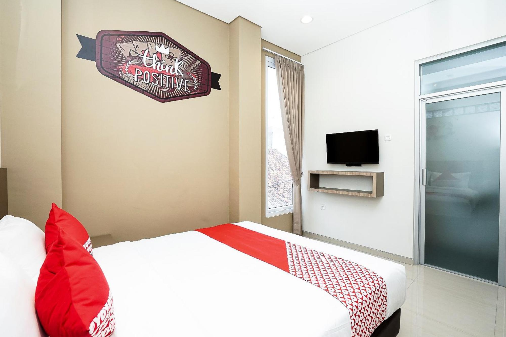 Super Oyo Capital O 614 Graha 8 Syariah Hotel Surabaya Exterior photo