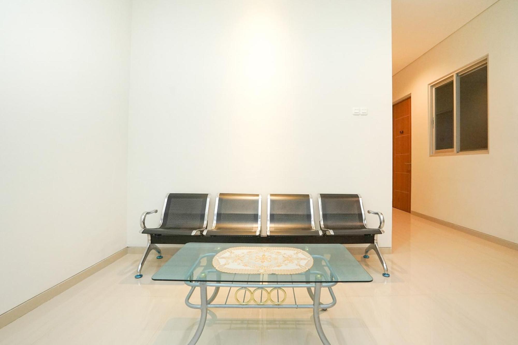 Super Oyo Capital O 614 Graha 8 Syariah Hotel Surabaya Exterior photo